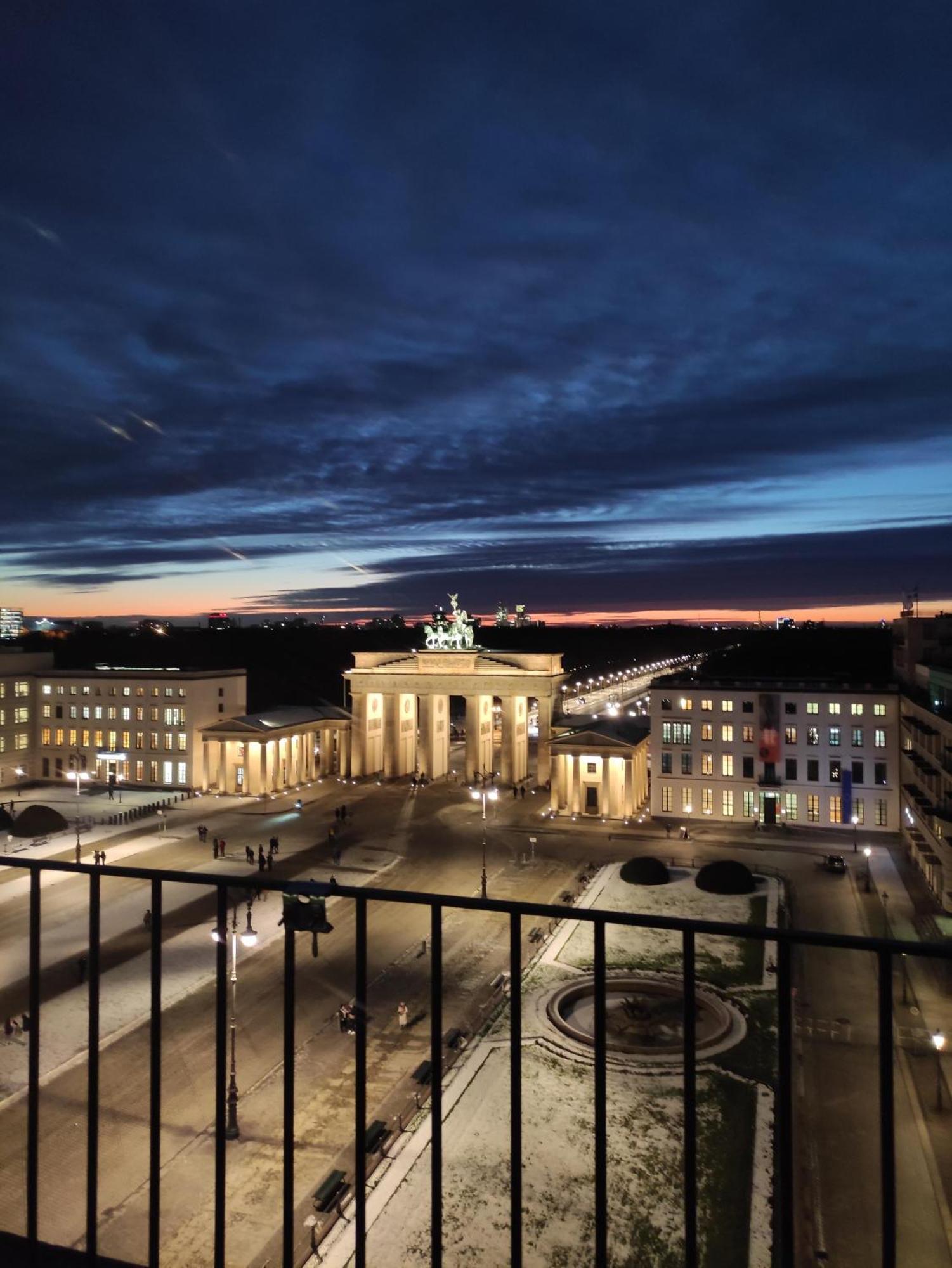 Nexliving Berlin Brandenburger Tor Aparthotel Bagian luar foto